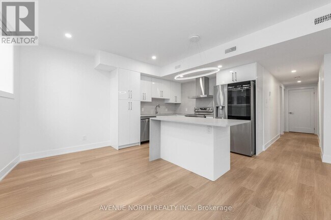 Photo du bâtiment - 1975 Banff Ave