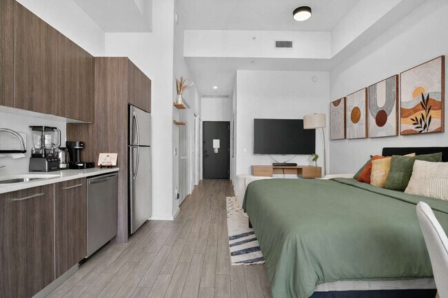 Building Photo - 404 NE 2nd Ave