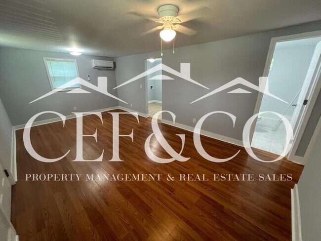 Foto del edificio - Cozy 2 bedroom 1 bathroom home now available in Moore