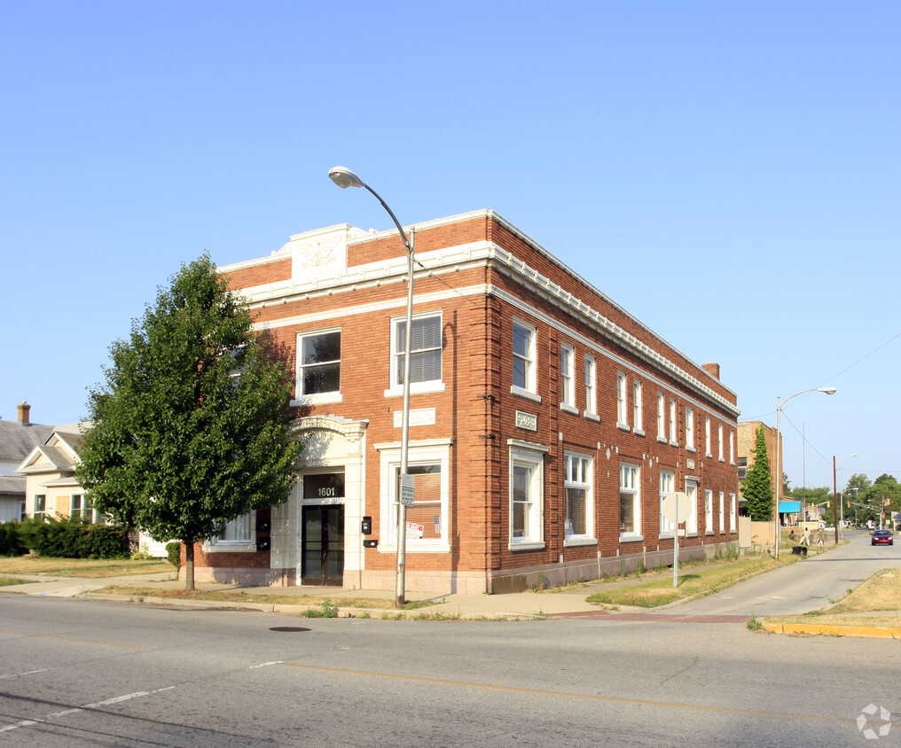 Primary Photo - 1601 Kemble Ave