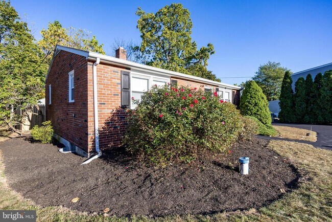 Building Photo - 1569 Swamp Pike