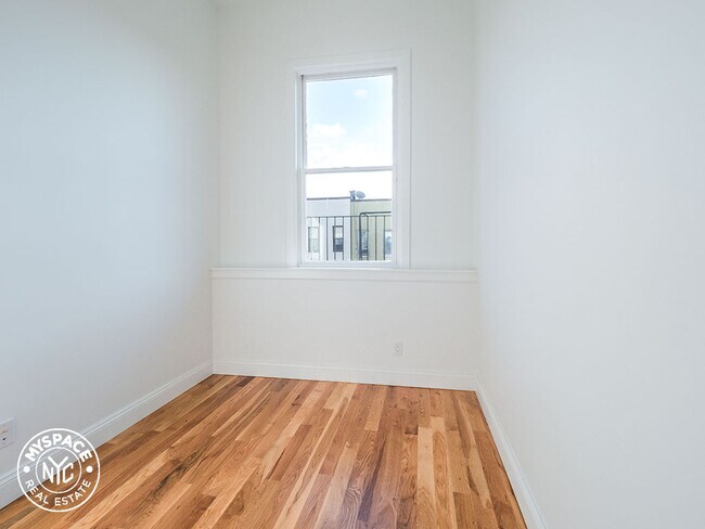 Foto del edificio - 287 Wyckoff Ave