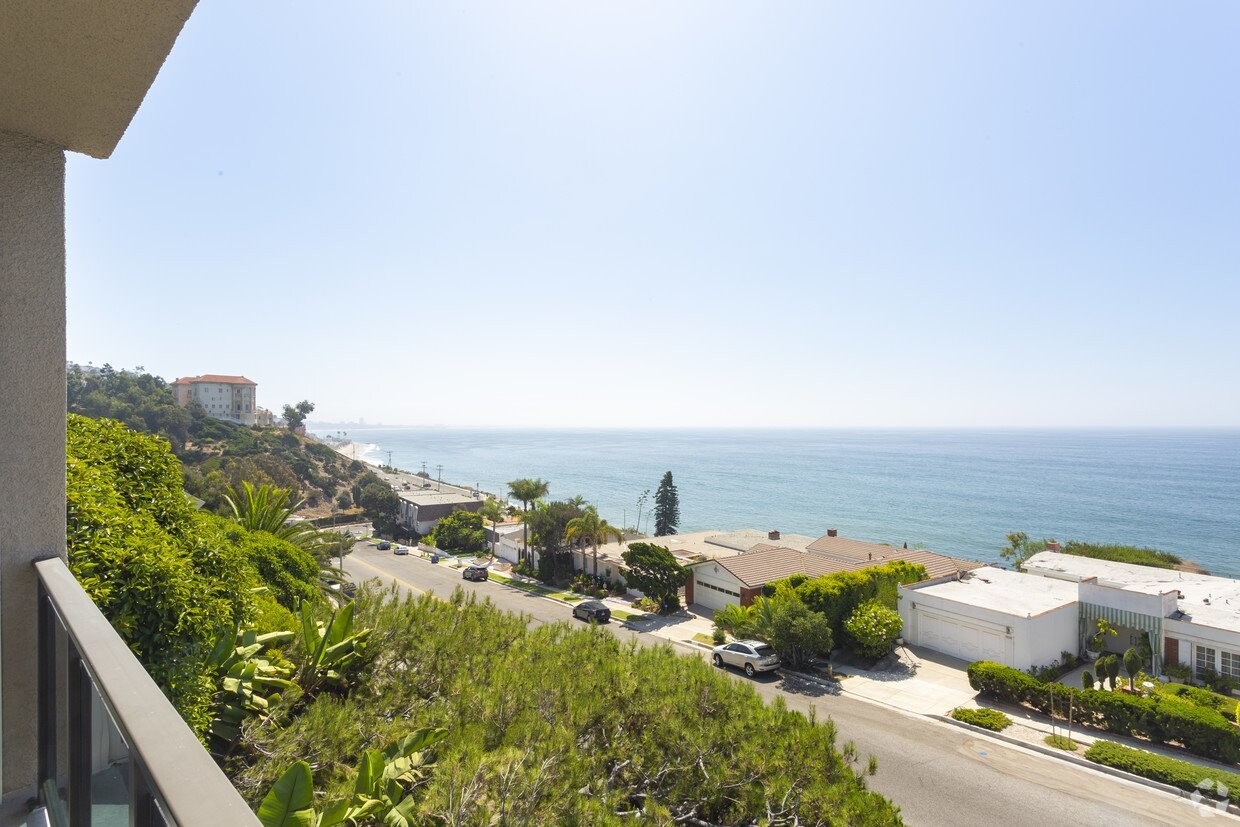 Primary Photo - Malibu Coastline Apartments