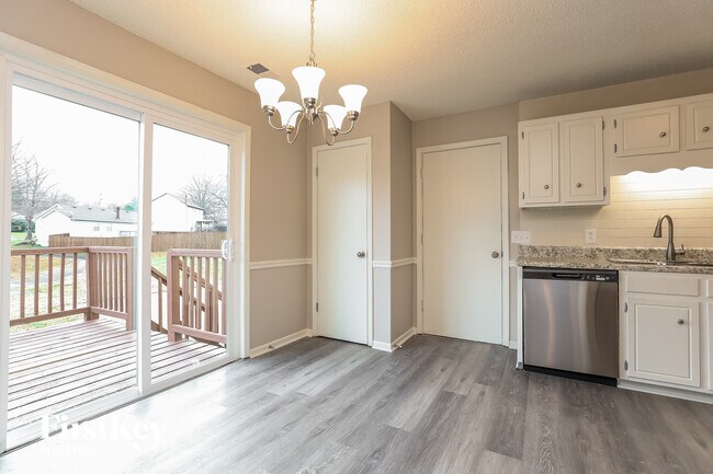 Foto del edificio - 1013 Carriage Way Ct