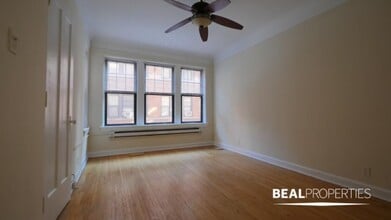 Building Photo - 4417 N Wolcott Ave