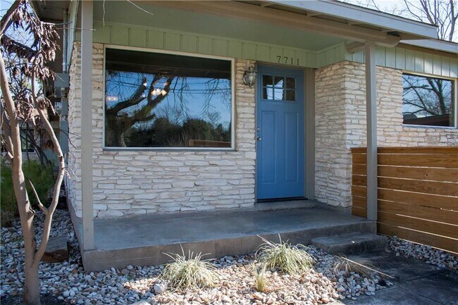 Foto del edificio - 7711 Watson St