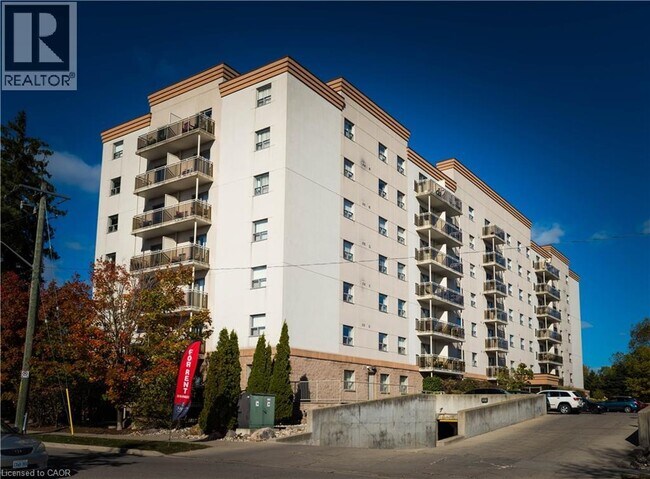 Photo du bâtiment - 736 Old Albert St