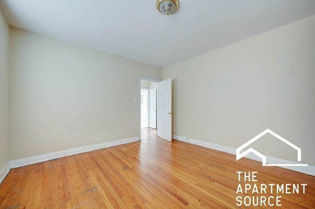 Building Photo - 4409 N Kenneth Ave
