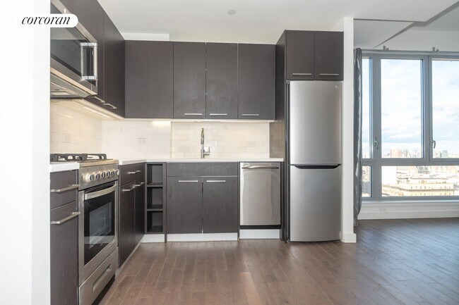 Foto del edificio - 321 W 110th St