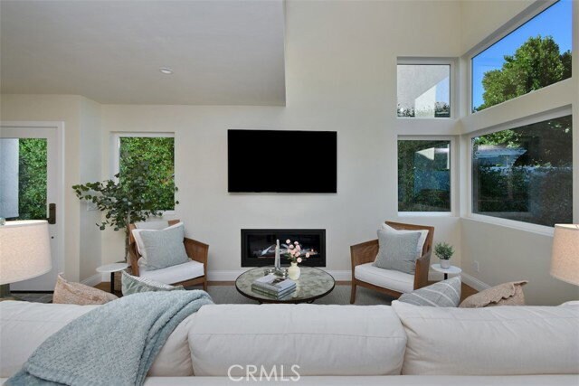 Building Photo - 24715 Vía Del Llano