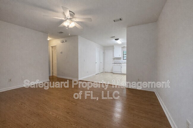 Foto del edificio - 4185 Ravenwood Dr