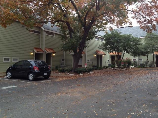 Primary Photo - 2727 Welborn St