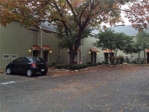 Building Photo - 2727 Welborn St