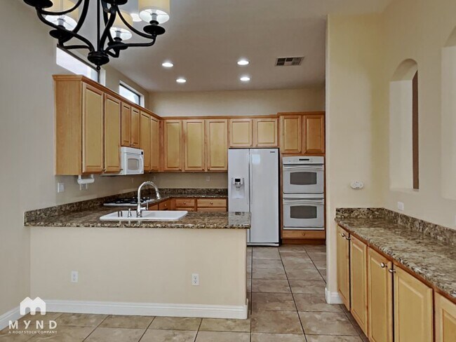 Foto del edificio - 3721 Tiger Ridge Ln