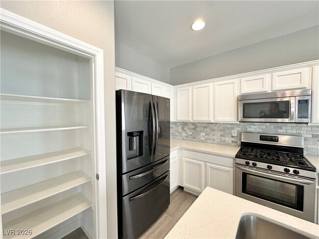 Foto del edificio - 2547 Belgreen St