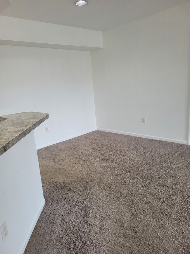 Dinning room - 712 Crest Pines Dr