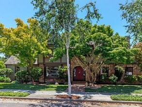 Building Photo - 1084 Fife Ave