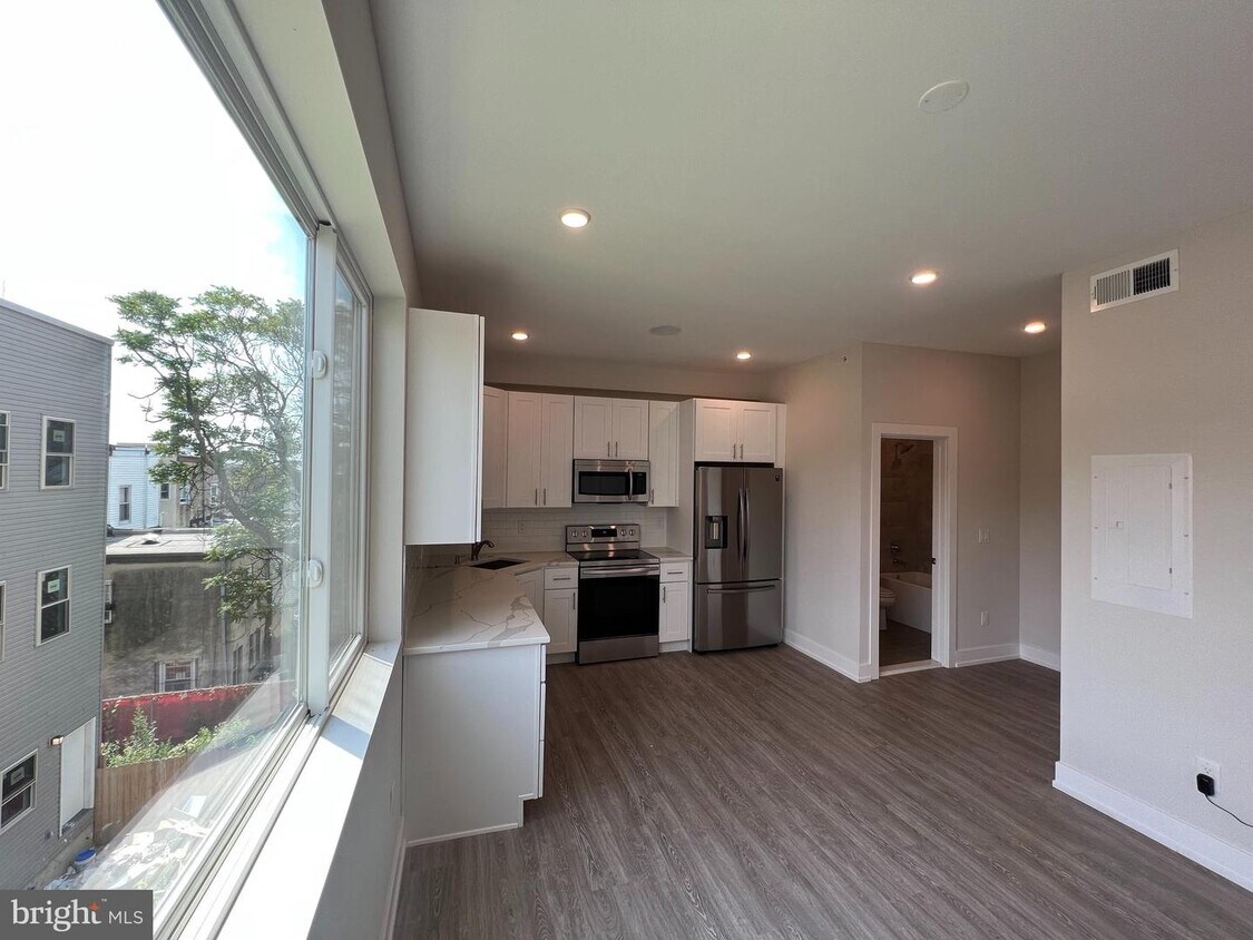 2155 N Darien St Unit 3, Philadelphia, PA 19122 Room for Rent in