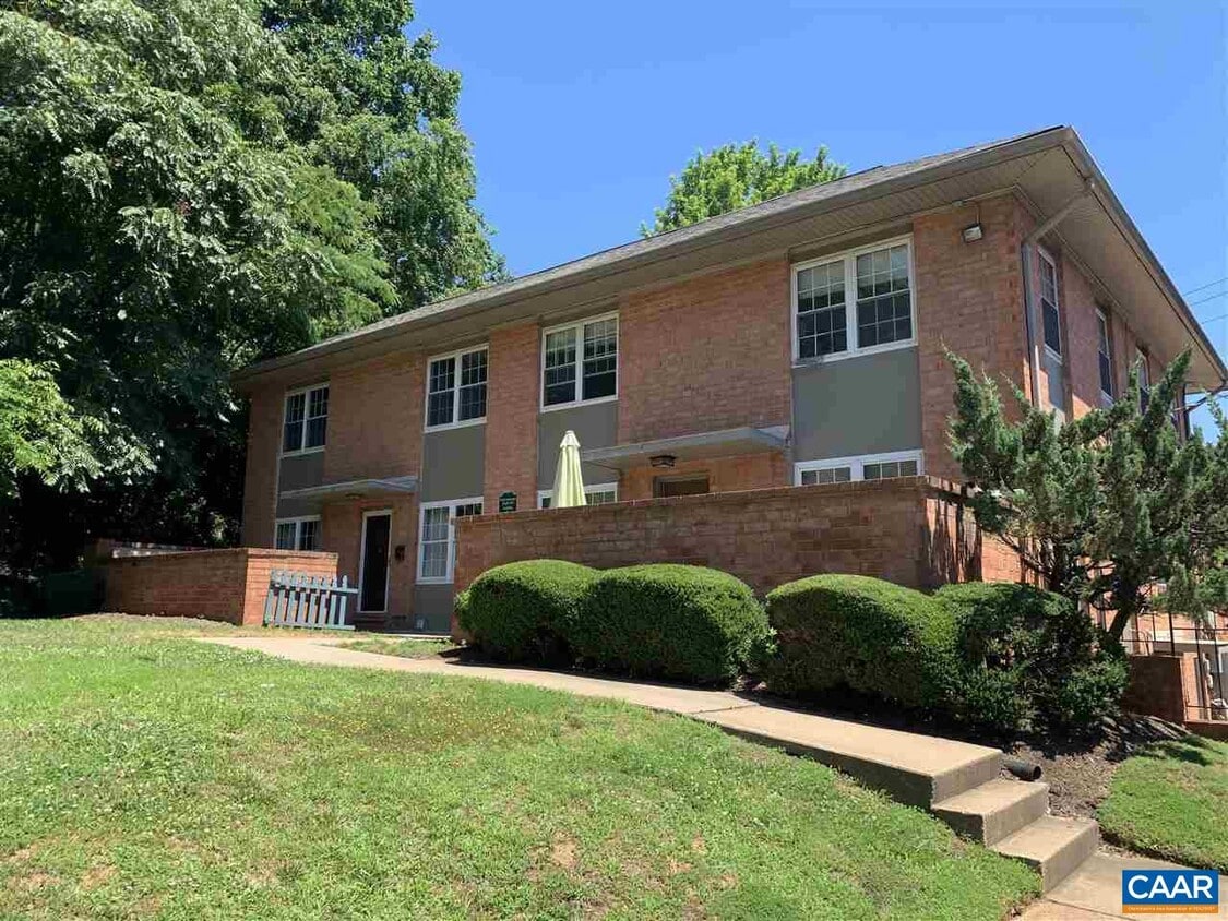 Primary Photo - 2434 Arlington Blvd