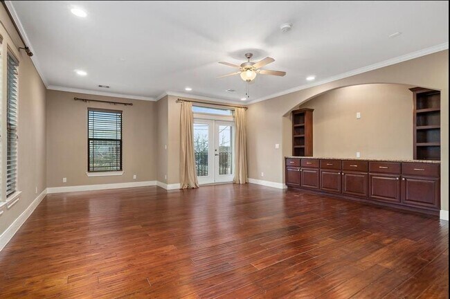 Building Photo - 1518 Bingham St