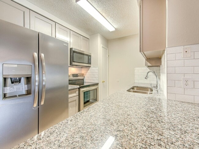 Photo - 608 Golden Raintree Pl Apartment