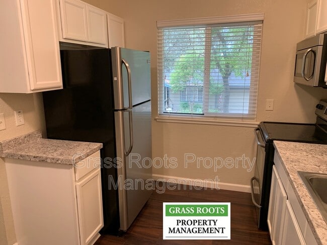 Building Photo - 1269 Live Oak Ln