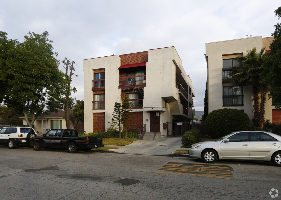Foto principal - 429 W Lomita Ave