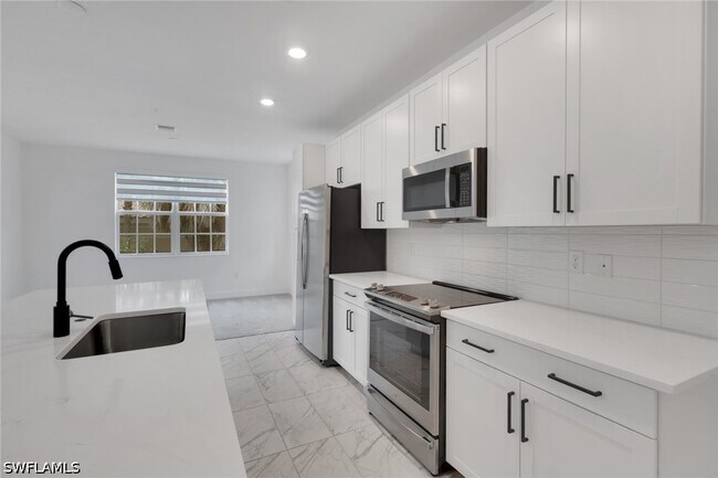 Building Photo - 26370 Coco Cay Cir