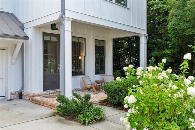 Foto del edificio - 5325 Green Hill Pl NE