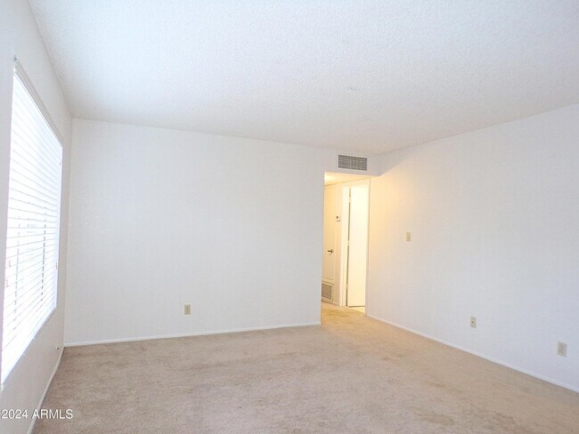 Building Photo - 1205 Plaza Maria Plz