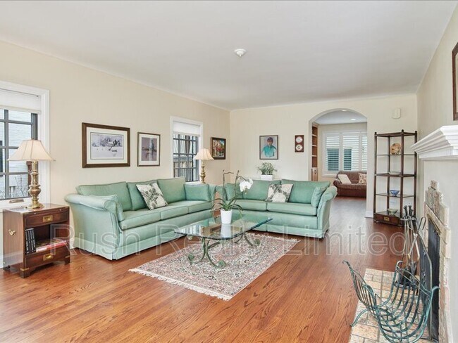 Photo - 640 Eudora St House