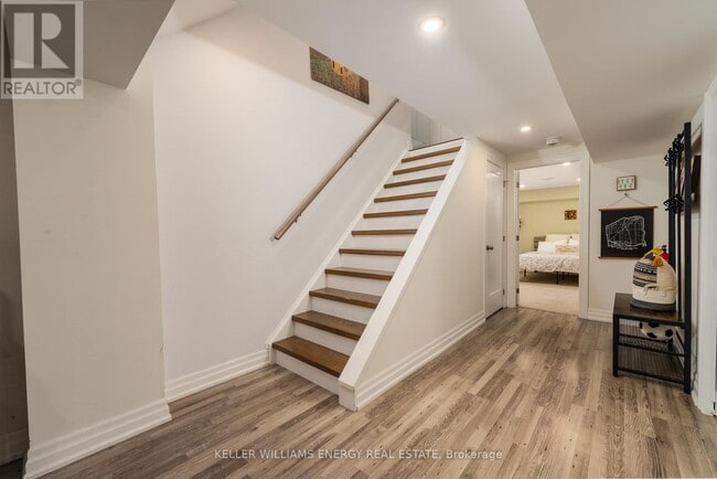 Building Photo - 36 Angela Cres