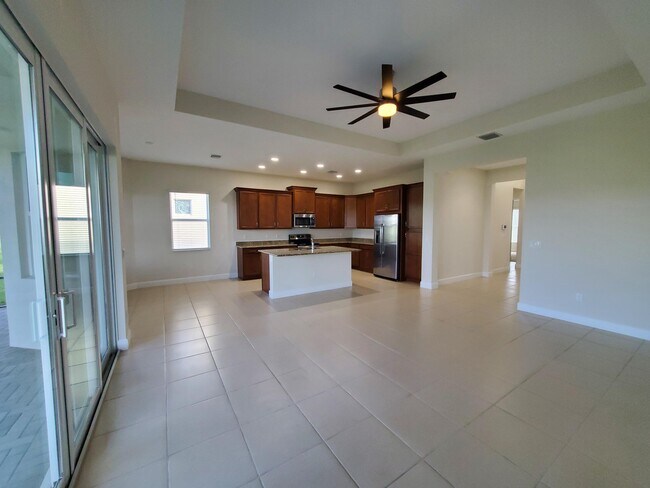 Foto del edificio - 15151 Goldfinch Cir