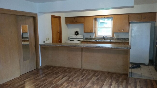 Building Photo - 3 bedroom home in Cedar Falls