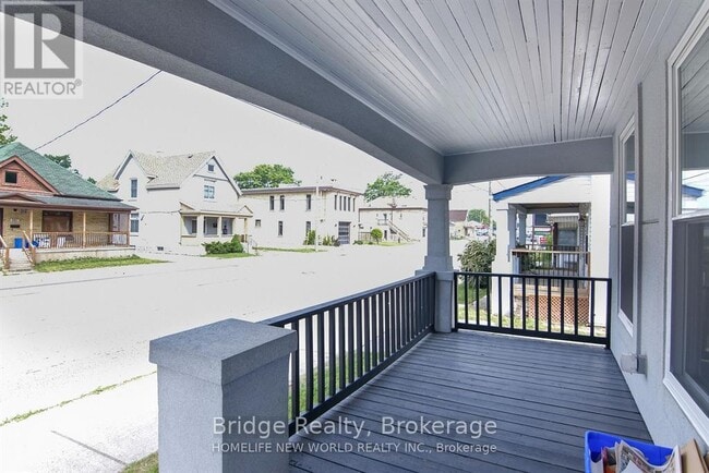 Building Photo - 2-144 ADELAIDE STREET N