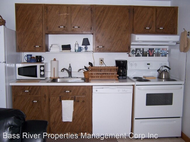 Building Photo - 2 br, 1 bath House - 844 Route 28 2B