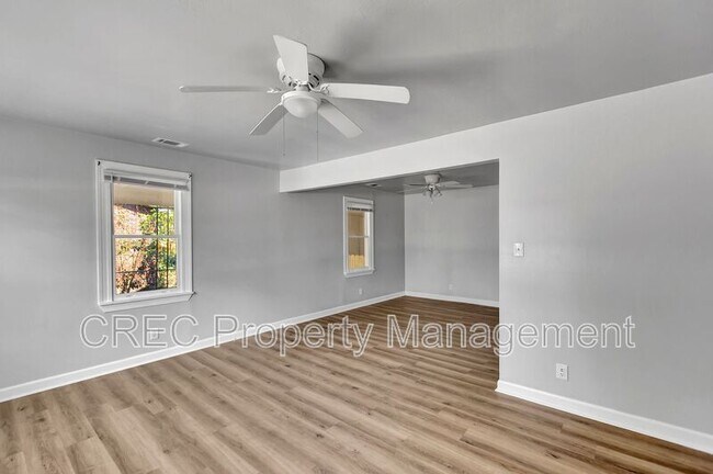 Building Photo - 848 Savage Rd