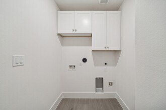 Building Photo - 1405 W 21st St