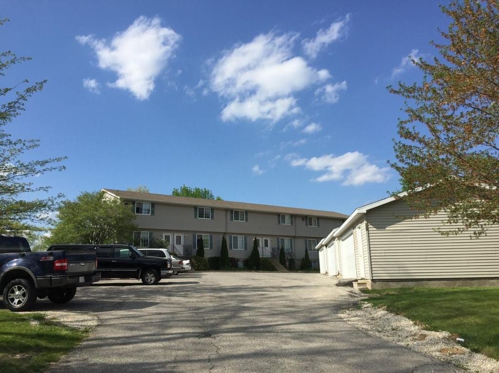 109 Wood Ct, East Peoria, IL 61611 Townhouse for Rent in East Peoria