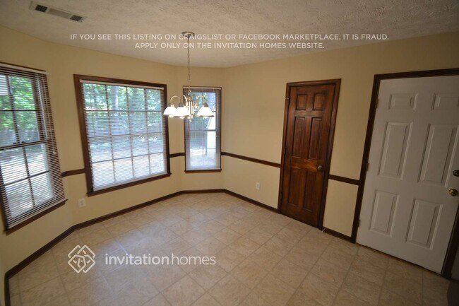 Foto del edificio - 2870 Spring Ridge Cir