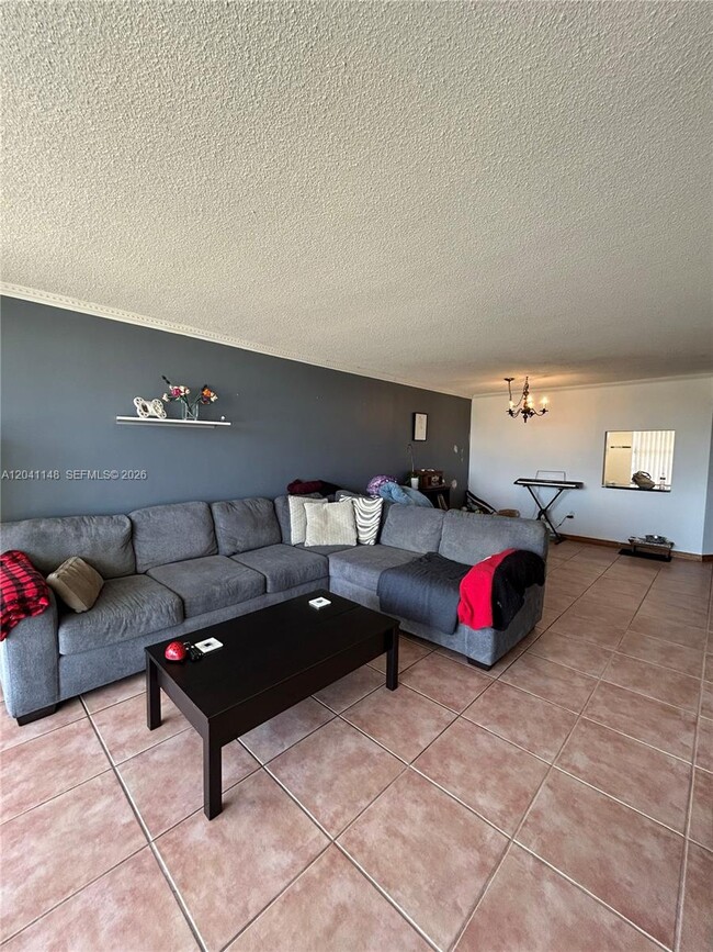 Foto del edificio - 1501 NE 191st St