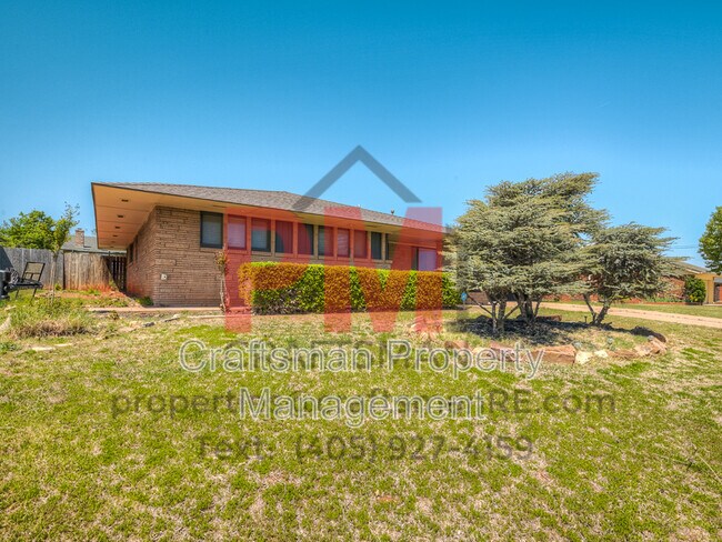 Foto del edificio - 13601 Pinehurst Rd