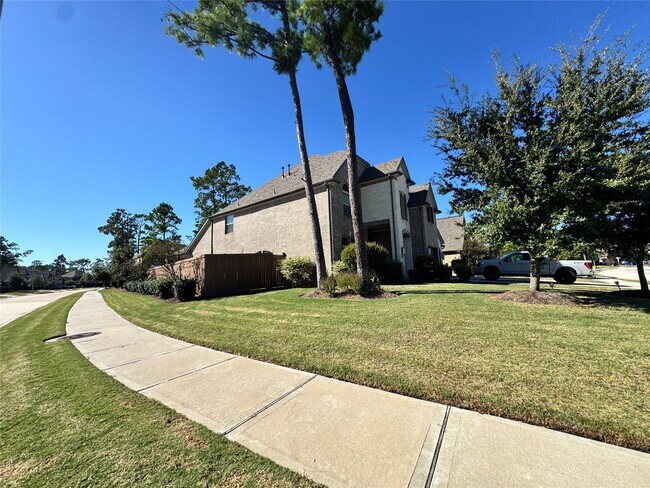 Foto del edificio - 16803 Bark Cabin Dr