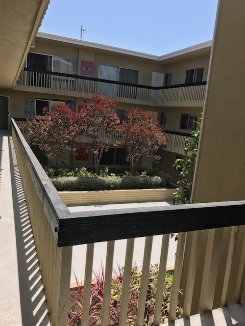 Primary Photo - 612 S Catalina Ave