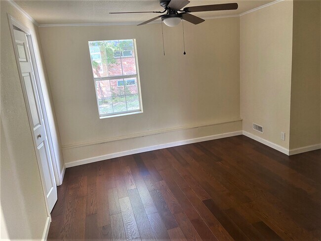 Foto del edificio - 3407 E 38th St
