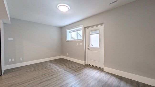 Building Photo - 6567 Fern St