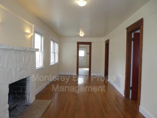 Building Photo - 668 Van Buren St