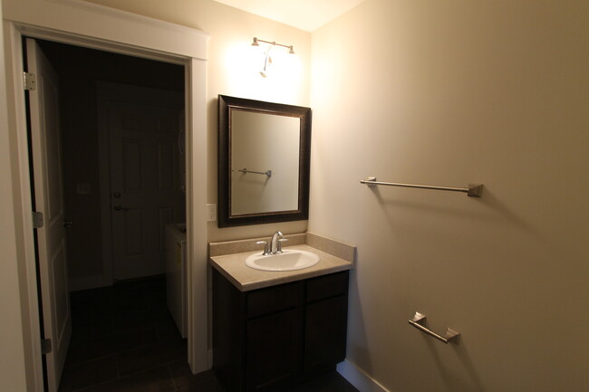 Foto del edificio - Three Bedroom Home - Big, Beautiful & New!...