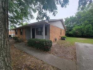 Building Photo - 208 Flores Ln