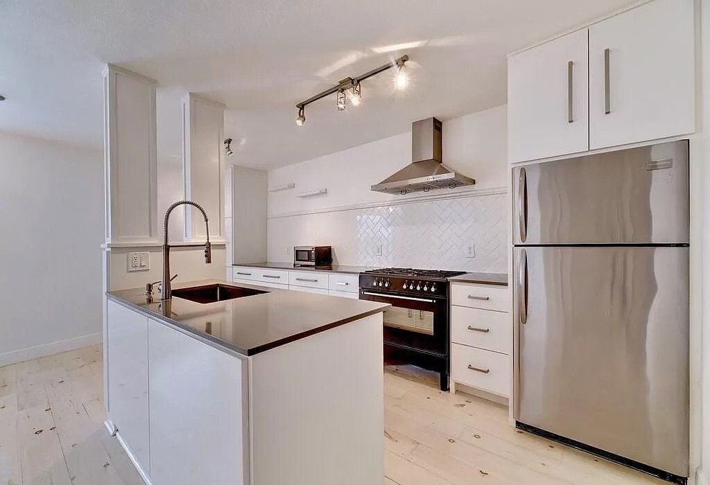 Primary Photo - 9019 E Panorama Cir